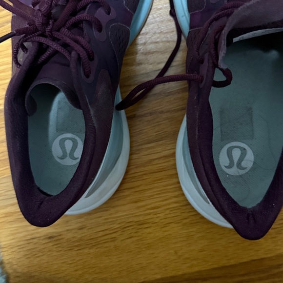 Lululemon maroon running sneakers - Picture 6 of 6